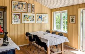 Gambar di galeri bagi Gorgeous Home In Væggerløse With Wifi di Bøtø By