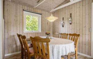 Φωτογραφία από το άλμπουμ του Pet Friendly Home In Tarm With Wifi σε Tarm