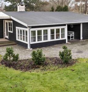 ジルレジェにあるCharming 3-Bedroom Summerhouse With A Big Gardenのギャラリーの写真