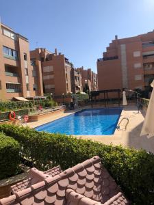 Bazén v ubytování Vivienda de 1 habitación independiente, metro La Moraleja nebo v jeho okolí