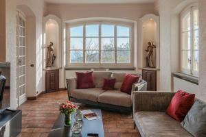 Χώρος καθιστικού στο VILLA LA CICALIERA 10, Emma Villas