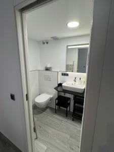 A bathroom at Edificio Resort Gran8Nerja