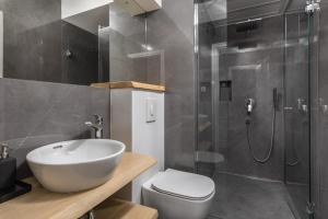 Casa Columba - 4 Star Design Boutique Hotel with Outdoor Pool & Private Garden的一间浴室