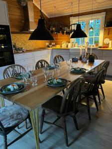 Køkken eller tekøkken på Traditional Viking House Near Rågeleje Beach