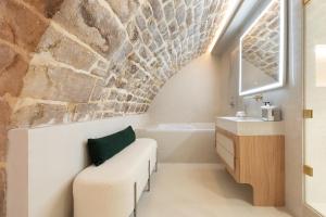 Фотография из галереи Maison Galante's apartments with Services in Louvre - Rue des Déchargeurs в Париже +212 фотографий