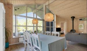 Un lugar para sentarse en Holiday Home Near Mini-Mallorca In Øster Hurup