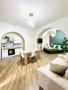 Η κουζίνα ή μικρή κουζίνα στο Monasterium Suite