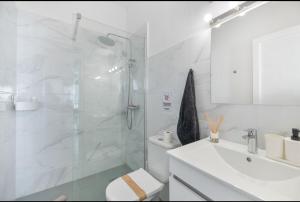 Koupelna v ubytování Villa Chinija + 21 fotografií