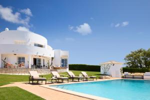 Bazén v ubytování Casa Rosa dos Ventos nebo v jeho okolí