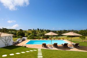 Bazén v ubytování Casa Rosa dos Ventos nebo v jeho okolí