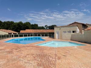 Πισίνα στο ή κοντά στο La Mouvette - 10min de le Plage