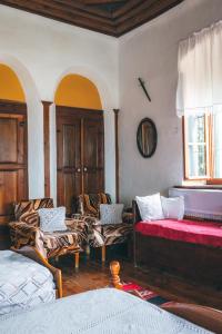 Giường trong phòng chung tại Traditional GuestHouse Permet