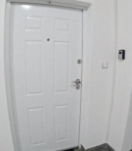 תמונה מהגלריה של Apartman Nini בקראלג'בו