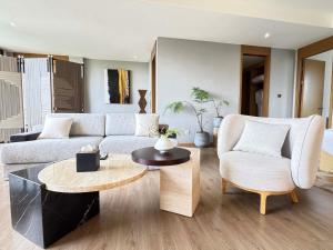 Area soggiorno di Chengdu Flowing Strings peninsula boutique hotel-Near the Sichuan Cuisine Museum