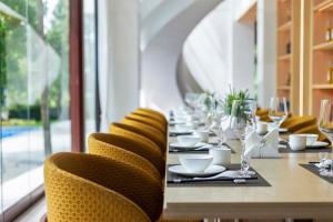 Area soggiorno di Chengdu Flowing Strings peninsula boutique hotel-Near the Sichuan Cuisine Museum