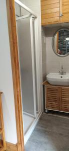 Koupelna v ubytování Appartements au bord de la rivière