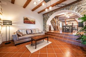 Fotografie z fotogalerie ubytování Istrian Stone House with big garden v destinaci Marezige + 20 fotografií