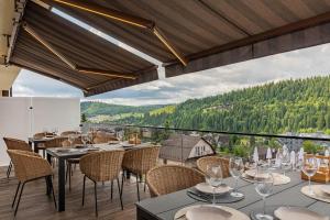 Nespecifikovaný výhled na hory nebo výhled na hory při pohledu z hotelu