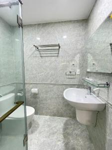 Bilik mandi di Fully furnished apartment - SECC +5 gambar