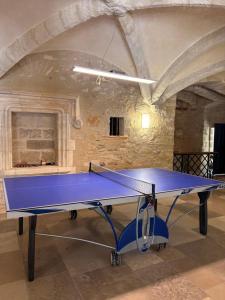 Πινγκ πονγκ στο Château Saint Maximin près d'Uzès ή εκεί κοντά