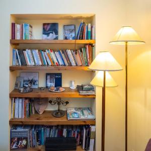 Η βιβλιοθήκη του bed and breakfast