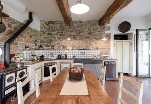 Afbeelding uit fotogalerij van Historic Villa In The Florence Hills in Borgo San Lorenzo