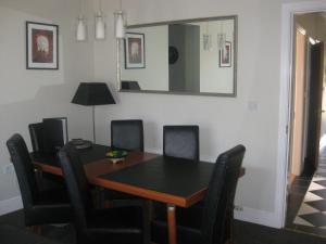 Gambar di galeri bagi Howth village apartment di Howth