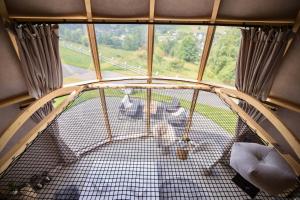 A seating area at Wisła Glamping