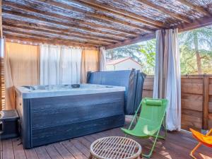 Ένα ή περισσότερα κρεβάτια σε δωμάτιο στο Cabana & Loft South Side - Close to Highway A6