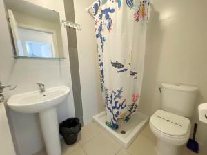 Kúpeľňa v ubytovaní Apartamentos Benicarló Lowcost 3000 + 31 fotografií