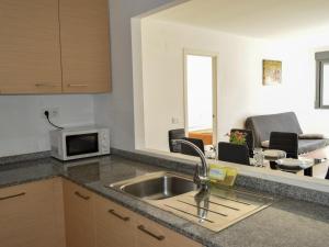 Kuchyňa alebo kuchynka v ubytovaní Apartamentos Benicarló Lowcost 3000
