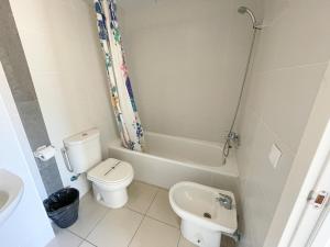 Kúpeľňa v ubytovaní Apartamentos Benicarló Lowcost 3000