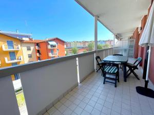 Balkón alebo terasa v ubytovaní Appealing holiday home in Denia with private pool