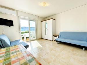 Televízia a/alebo spoločenská miestnosť v ubytovaní Appealing holiday home in Denia with private pool