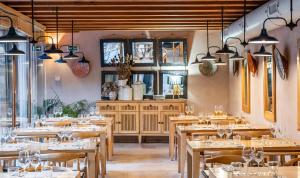 Restoran või mõni muu söögikoht majutusasutuses Hotel Ayllon