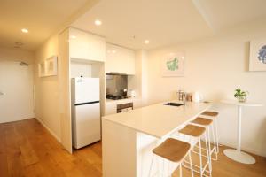 Η κουζίνα ή μικρή κουζίνα στο Tido Gallery Stay AT Swan