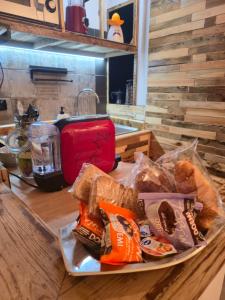 a plate of food on a counter in a kitchen at BOB HOUSE - Il Bellantonio in I Prati +17 photos