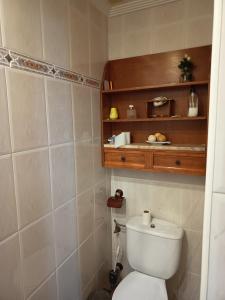 Ένα μπάνιο στο Rural EL METGE Biar-Piscina Privada-Barbacoa-Calefacción-Chimenea +38 φωτογραφίες