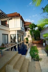 Το κτήριο όπου στεγάζεται  η βίλα