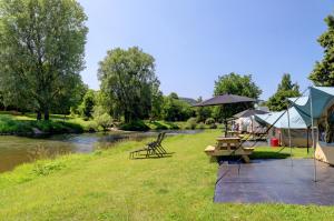Příroda nedaleko luxury tent