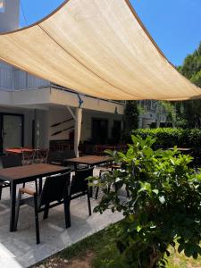 Uma varanda ou outra área externa em ByAKKAN HOTEL