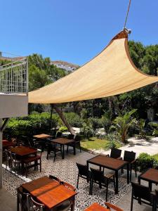 Um restaurante ou outro lugar para comer em ByAKKAN HOTEL