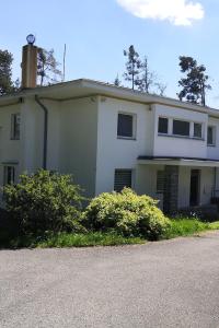 Budova, v ktorej sa vila nachádza