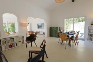 Μια τηλεόραση ή/και κέντρο ψυχαγωγίας στο Villa Luma, 3 Chambres avec Piscine Chauffée +36 φωτογραφίες