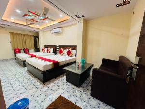 SS Hotel客房内的一张或多张床位