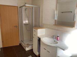 Koupelna v ubytování Ferienhaus Big Family + 31 fotografií