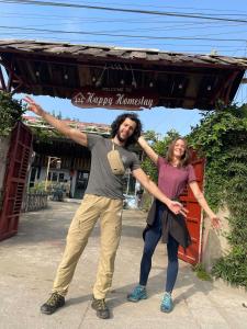 Oaspeți care stau la Happy Homestay