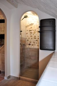Ein Badezimmer in der Unterkunft L'Ecrin du Verdon