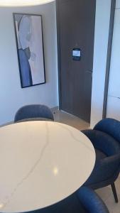 Marassi beachfront escape, Address beach resort的休息区