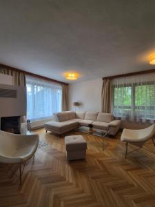 Posedenie v ubytovaní Vilas & Wellness Resort Orlík